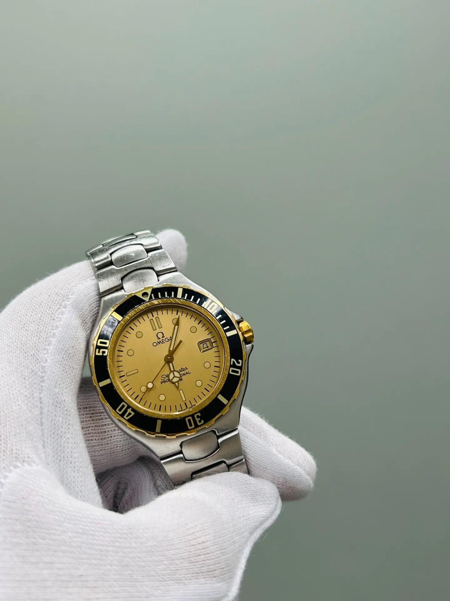 オメガ シーマスタープロフェッショナル200の買取