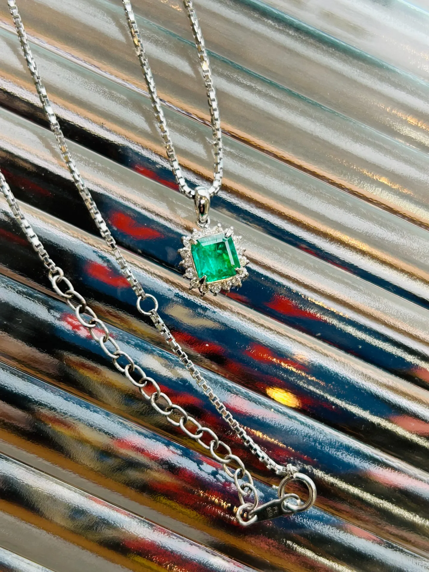 エメラルドダイヤネックレスの買取
