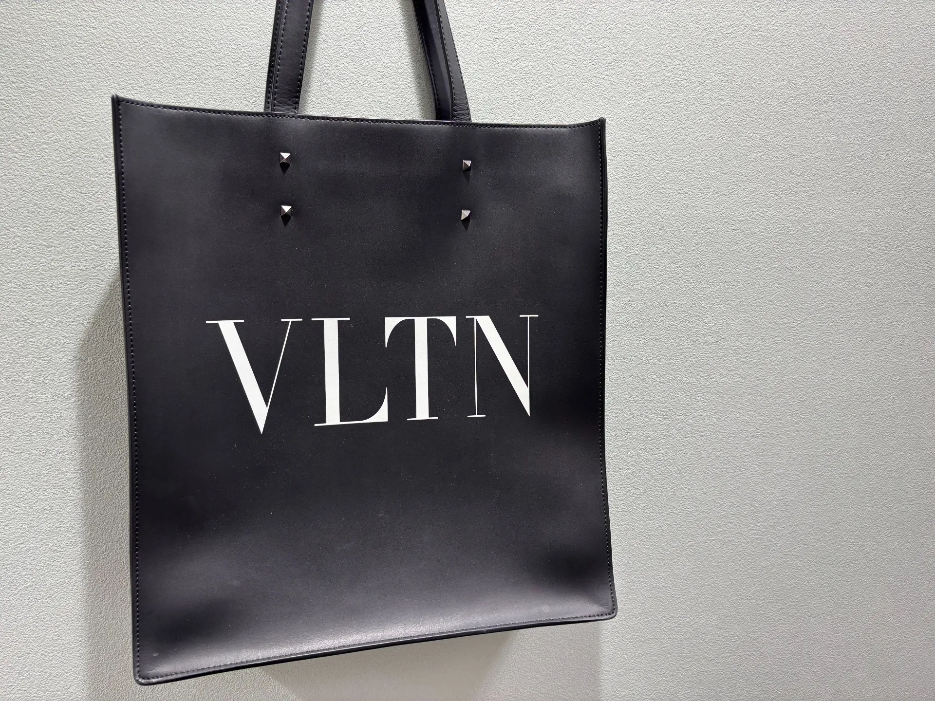 ヴァレンティノの買取なら買取専門店トクラ 宇治店へ｜丁寧な査定で高価買取