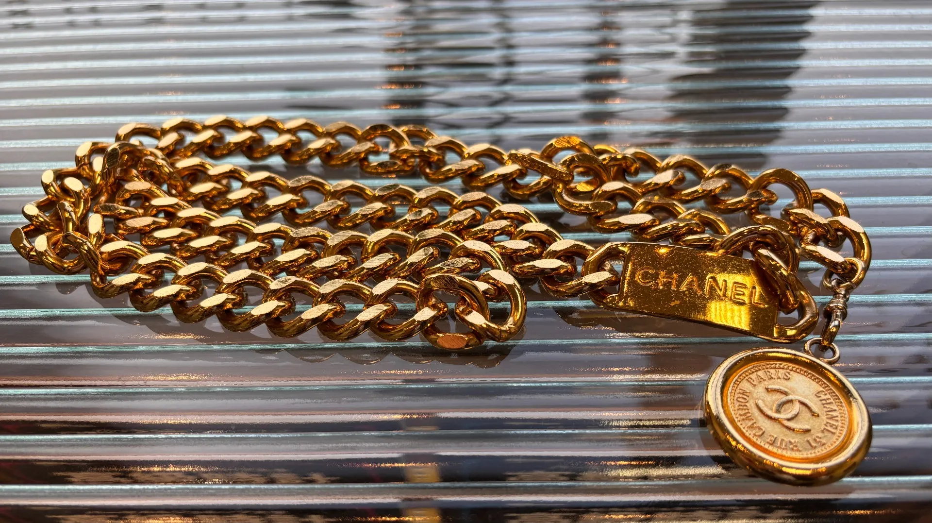 【買取専門店トクラ 宇治店】ヴィンテージシャネルのチェーンベルトをお買取りしました!